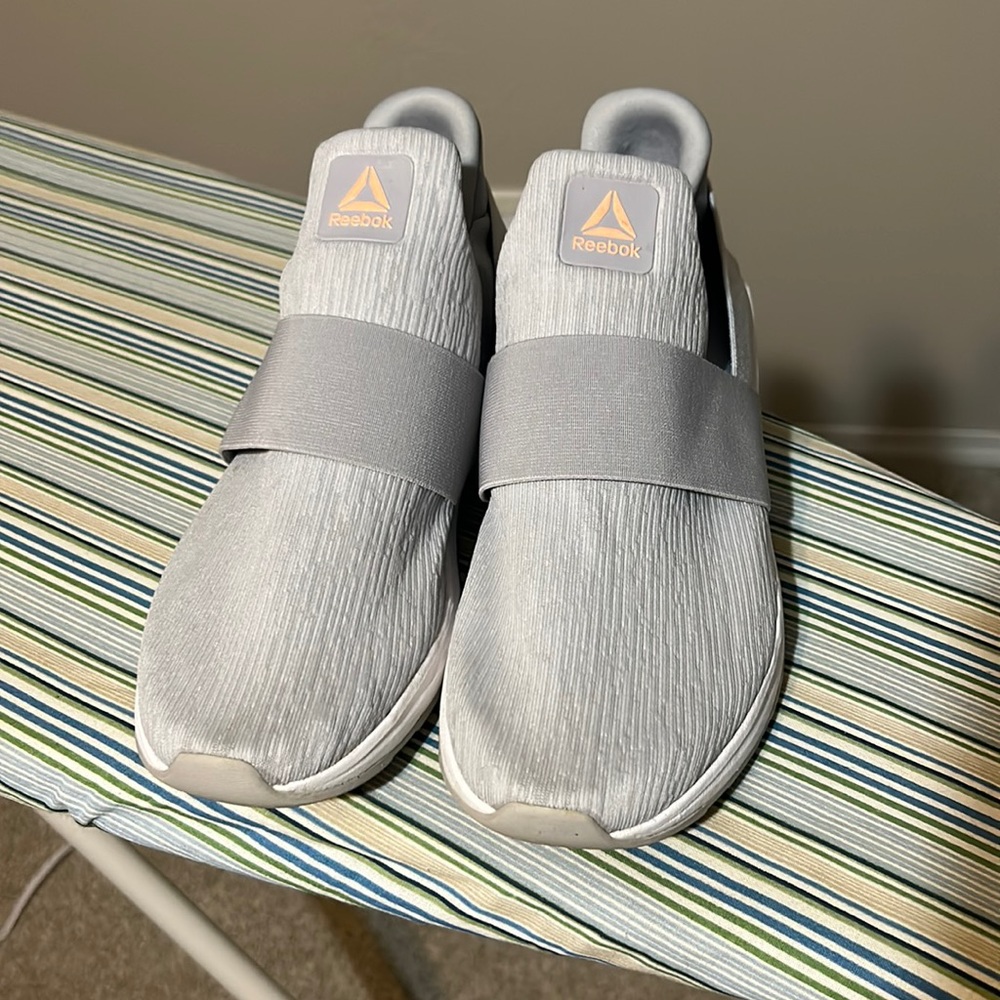 Reebok Gray shoes Size 9 Women’s Super comfortable!!!